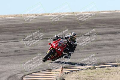 media/Jan-15-2026-Racers Edge (Thu) [[dfebeb70ab]]/3-B Group/Session 2 (Bowl Exit)/